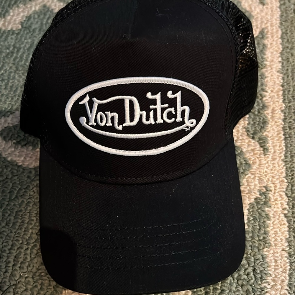 Von Dutch trucker hat